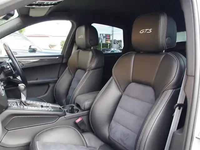 ポルシェ マカン GTS 埼玉県 2018(平30)年 3.2万km パール ブラックハーフレザーシート/オートクルーズコントロール/CarPlay/パークセンサー/バックカメラ/純正ナビ/ドラレコ/ETC/GPSレーダー探知機/Bluetooth/可変バルブ/タイヤヒビ