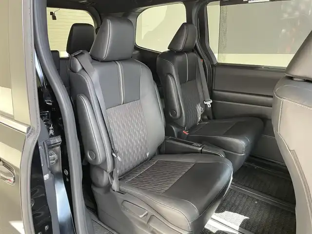 トヨタ ノア ハイブリッド S－Z 愛知県 2024(令6)年 1万km アティチュードブラックマイカ 純正１０．５型ＤＡナビ　デジイン　カラーＨＵＤ　禁煙　ＤＶＤ　フルセグ　ＥＴＣ２．０　前後ドラレコ　ＨＤＭＩ　バックカメラ　シートヒーター　セーフティセンス　衝突軽減　追従クルコン　黒ハーフレザー