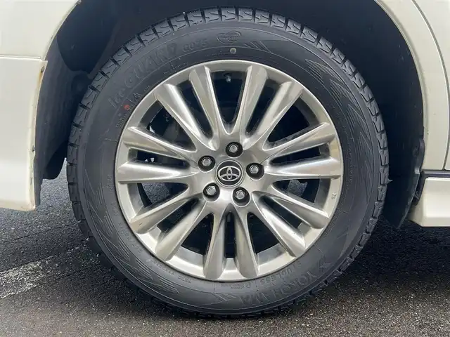 トヨタ ハリアー プレミアム 秋田県 2019(平31)年 16.2万km ホワイトパールクリスタルシャイン ４WD/衝突軽減システム/LEDヘッドライト/モデリスタエアロパーツ/純正メモリナビ（DVD/CD/BT/USB)/フルセグ/バックカメラ/トヨタ純正アルミ（冬タイヤ装着）/スマートキー/純正エンジンスターター/アイドリングストップ/プッシュスタート/コーナーセンサー/クルーズコントロール追従走行有/レーンキープアシスト/アダプティブ・フロントライティングシステム/MTモード付AT/ステアリングスイッチ/運転席パワーシート/ドライブレコーダー/ビルトインETC/電動リアゲート/電動パーキングブレーキ/オートブレーキホールド機能/100V充電/純正フロアマット/純正ドアバイザー/オートライト/オートエアコン/パワーステアリング/パワーウィンドウ/電動格納ウィンカーミラー/横滑り防止/盗難防止装置/寒冷地仕様/保証書/取扱説明書/記録簿