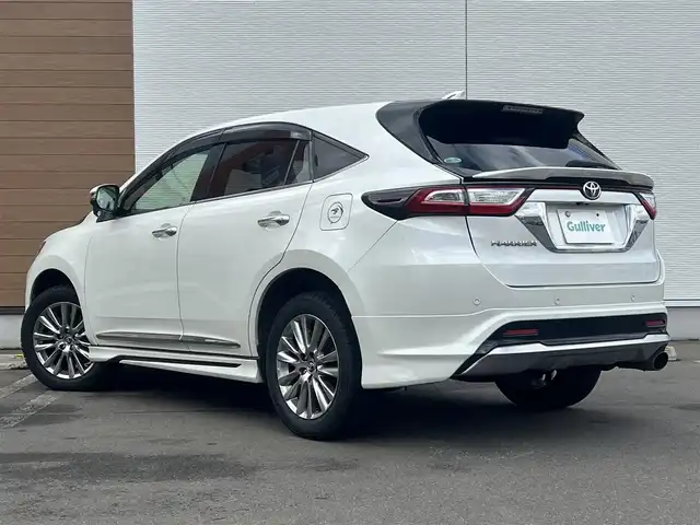トヨタ ハリアー プレミアム 秋田県 2019(平31)年 16.2万km ホワイトパールクリスタルシャイン ４WD/衝突軽減システム/LEDヘッドライト/モデリスタエアロパーツ/純正メモリナビ（DVD/CD/BT/USB)/フルセグ/バックカメラ/トヨタ純正アルミ（冬タイヤ装着）/スマートキー/純正エンジンスターター/アイドリングストップ/プッシュスタート/コーナーセンサー/クルーズコントロール追従走行有/レーンキープアシスト/アダプティブ・フロントライティングシステム/MTモード付AT/ステアリングスイッチ/運転席パワーシート/ドライブレコーダー/ビルトインETC/電動リアゲート/電動パーキングブレーキ/オートブレーキホールド機能/100V充電/純正フロアマット/純正ドアバイザー/オートライト/オートエアコン/パワーステアリング/パワーウィンドウ/電動格納ウィンカーミラー/横滑り防止/盗難防止装置/寒冷地仕様/保証書/取扱説明書/記録簿