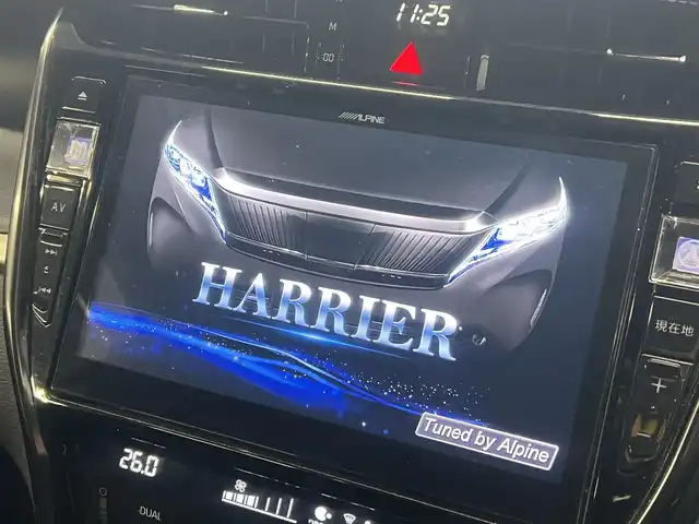 トヨタ ハリアー プレミアム 秋田県 2019(平31)年 16.2万km ホワイトパールクリスタルシャイン ４WD/衝突軽減システム/LEDヘッドライト/モデリスタエアロパーツ/純正メモリナビ（DVD/CD/BT/USB)/フルセグ/バックカメラ/トヨタ純正アルミ（冬タイヤ装着）/スマートキー/純正エンジンスターター/アイドリングストップ/プッシュスタート/コーナーセンサー/クルーズコントロール追従走行有/レーンキープアシスト/アダプティブ・フロントライティングシステム/MTモード付AT/ステアリングスイッチ/運転席パワーシート/ドライブレコーダー/ビルトインETC/電動リアゲート/電動パーキングブレーキ/オートブレーキホールド機能/100V充電/純正フロアマット/純正ドアバイザー/オートライト/オートエアコン/パワーステアリング/パワーウィンドウ/電動格納ウィンカーミラー/横滑り防止/盗難防止装置/寒冷地仕様/保証書/取扱説明書/記録簿