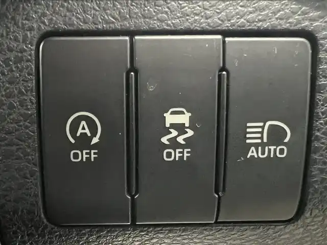 トヨタ ハリアー プレミアム 秋田県 2019(平31)年 16.2万km ホワイトパールクリスタルシャイン ４WD/衝突軽減システム/LEDヘッドライト/モデリスタエアロパーツ/純正メモリナビ（DVD/CD/BT/USB)/フルセグ/バックカメラ/トヨタ純正アルミ（冬タイヤ装着）/スマートキー/純正エンジンスターター/アイドリングストップ/プッシュスタート/コーナーセンサー/クルーズコントロール追従走行有/レーンキープアシスト/アダプティブ・フロントライティングシステム/MTモード付AT/ステアリングスイッチ/運転席パワーシート/ドライブレコーダー/ビルトインETC/電動リアゲート/電動パーキングブレーキ/オートブレーキホールド機能/100V充電/純正フロアマット/純正ドアバイザー/オートライト/オートエアコン/パワーステアリング/パワーウィンドウ/電動格納ウィンカーミラー/横滑り防止/盗難防止装置/寒冷地仕様/保証書/取扱説明書/記録簿