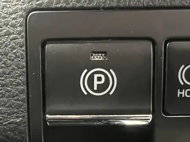 トヨタ ハリアー プレミアム 秋田県 2019(平31)年 16.2万km ホワイトパールクリスタルシャイン ４WD/衝突軽減システム/LEDヘッドライト/モデリスタエアロパーツ/純正メモリナビ（DVD/CD/BT/USB)/フルセグ/バックカメラ/トヨタ純正アルミ（冬タイヤ装着）/スマートキー/純正エンジンスターター/アイドリングストップ/プッシュスタート/コーナーセンサー/クルーズコントロール追従走行有/レーンキープアシスト/アダプティブ・フロントライティングシステム/MTモード付AT/ステアリングスイッチ/運転席パワーシート/ドライブレコーダー/ビルトインETC/電動リアゲート/電動パーキングブレーキ/オートブレーキホールド機能/100V充電/純正フロアマット/純正ドアバイザー/オートライト/オートエアコン/パワーステアリング/パワーウィンドウ/電動格納ウィンカーミラー/横滑り防止/盗難防止装置/寒冷地仕様/保証書/取扱説明書/記録簿