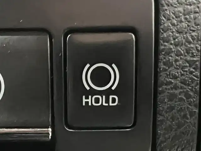 トヨタ ハリアー プレミアム 秋田県 2019(平31)年 16.2万km ホワイトパールクリスタルシャイン ４WD/衝突軽減システム/LEDヘッドライト/モデリスタエアロパーツ/純正メモリナビ（DVD/CD/BT/USB)/フルセグ/バックカメラ/トヨタ純正アルミ（冬タイヤ装着）/スマートキー/純正エンジンスターター/アイドリングストップ/プッシュスタート/コーナーセンサー/クルーズコントロール追従走行有/レーンキープアシスト/アダプティブ・フロントライティングシステム/MTモード付AT/ステアリングスイッチ/運転席パワーシート/ドライブレコーダー/ビルトインETC/電動リアゲート/電動パーキングブレーキ/オートブレーキホールド機能/100V充電/純正フロアマット/純正ドアバイザー/オートライト/オートエアコン/パワーステアリング/パワーウィンドウ/電動格納ウィンカーミラー/横滑り防止/盗難防止装置/寒冷地仕様/保証書/取扱説明書/記録簿