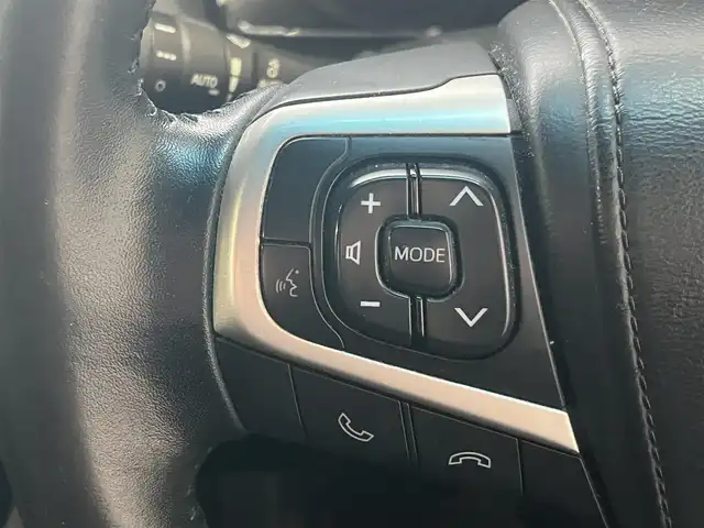 トヨタ ハリアー プレミアム 秋田県 2019(平31)年 16.2万km ホワイトパールクリスタルシャイン ４WD/衝突軽減システム/LEDヘッドライト/モデリスタエアロパーツ/純正メモリナビ（DVD/CD/BT/USB)/フルセグ/バックカメラ/トヨタ純正アルミ（冬タイヤ装着）/スマートキー/純正エンジンスターター/アイドリングストップ/プッシュスタート/コーナーセンサー/クルーズコントロール追従走行有/レーンキープアシスト/アダプティブ・フロントライティングシステム/MTモード付AT/ステアリングスイッチ/運転席パワーシート/ドライブレコーダー/ビルトインETC/電動リアゲート/電動パーキングブレーキ/オートブレーキホールド機能/100V充電/純正フロアマット/純正ドアバイザー/オートライト/オートエアコン/パワーステアリング/パワーウィンドウ/電動格納ウィンカーミラー/横滑り防止/盗難防止装置/寒冷地仕様/保証書/取扱説明書/記録簿