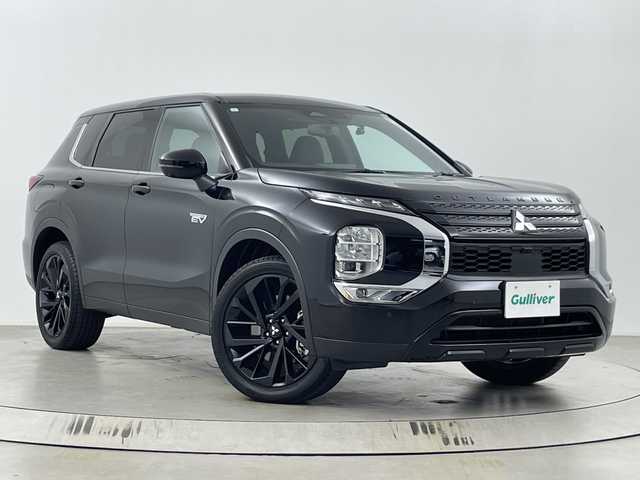 三菱 アウトランダー ＰＨＥＶ ブラックエディション 埼玉県 2023(令5)年 0.5万km アメジストブラック メーカー純正12.3インチナビ/アラウンドモニター　/マイパイロット　/パドルシフト　/ＡＣ１００Ｖ　/置くだけ充電　/ハンドルヒーター　/シートヒーター　/ハーフレザー　/純正前後ドライブレコーダー　/純正ＥＴＣ２．０