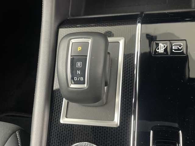 三菱 アウトランダー ＰＨＥＶ ブラックエディション 埼玉県 2023(令5)年 0.5万km アメジストブラック メーカー純正12.3インチナビ/アラウンドモニター　/マイパイロット　/パドルシフト　/ＡＣ１００Ｖ　/置くだけ充電　/ハンドルヒーター　/シートヒーター　/ハーフレザー　/純正前後ドライブレコーダー　/純正ＥＴＣ２．０