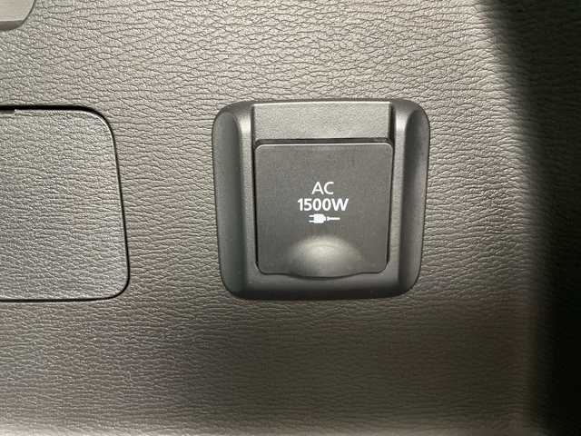 三菱 アウトランダー ＰＨＥＶ ブラックエディション 埼玉県 2023(令5)年 0.5万km アメジストブラック メーカー純正12.3インチナビ/アラウンドモニター　/マイパイロット　/パドルシフト　/ＡＣ１００Ｖ　/置くだけ充電　/ハンドルヒーター　/シートヒーター　/ハーフレザー　/純正前後ドライブレコーダー　/純正ＥＴＣ２．０