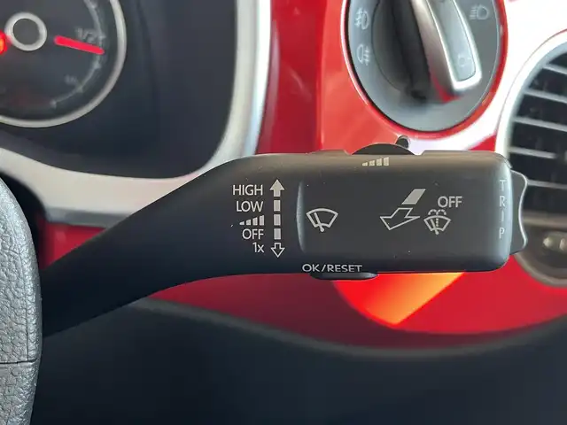 フォルクスワーゲン ザ・ビートル デザイン 山形県 2018(平30)年 4.1万km 赤 純正SDナビ /フルセグTV　/オートライト　/Bluetooth/USB /純正フロアマット　/HIDヘッドライト　/電動格納ミラー　/横滑り防止装置　/ブラインドスポットモニター　/クルーズコントロール　/ESC