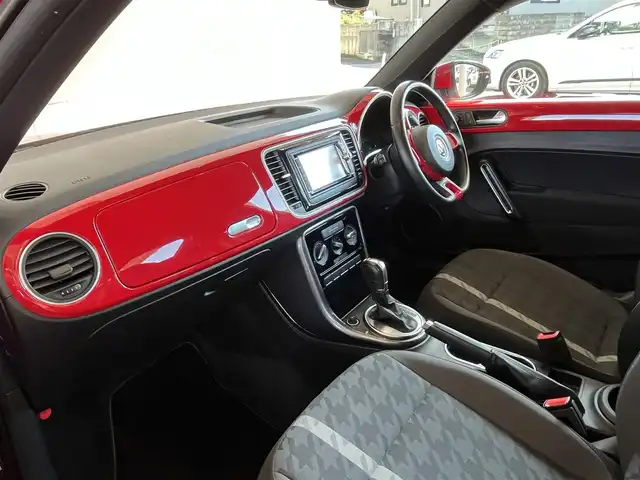 フォルクスワーゲン ザ・ビートル デザイン 山形県 2018(平30)年 4.1万km 赤 純正SDナビ /フルセグTV　/オートライト　/Bluetooth/USB /純正フロアマット　/HIDヘッドライト　/電動格納ミラー　/横滑り防止装置　/ブラインドスポットモニター　/クルーズコントロール　/ESC