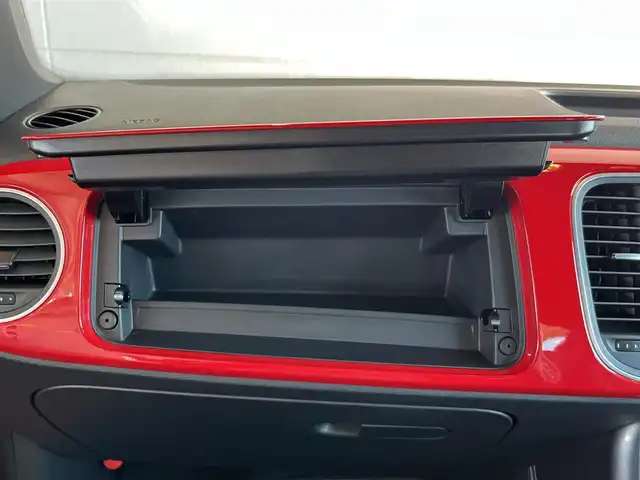 フォルクスワーゲン ザ・ビートル デザイン 山形県 2018(平30)年 4.1万km 赤 純正SDナビ /フルセグTV　/オートライト　/Bluetooth/USB /純正フロアマット　/HIDヘッドライト　/電動格納ミラー　/横滑り防止装置　/ブラインドスポットモニター　/クルーズコントロール　/ESC