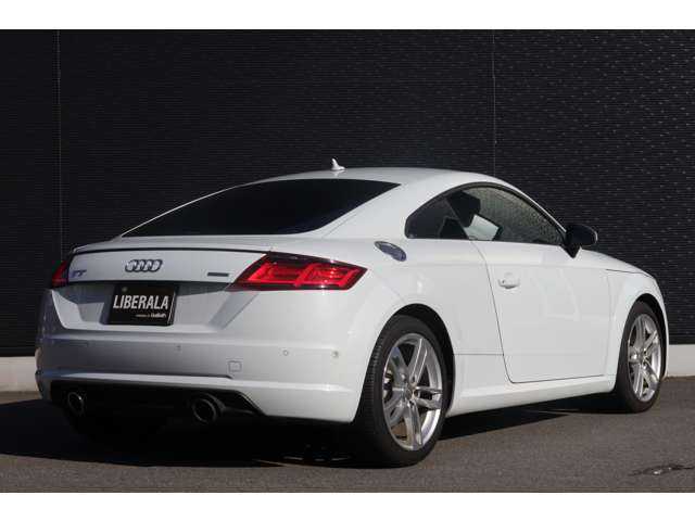 アウディ ＴＴクーペ 2．0 TFSI クワトロ 大分県 2017(平29)年 8.7万km グレイシアホワイトメタリック 当店買取車両/アシスタンスパッケージアドバンスト/・クルーズコントロール/・アウディサイドアシスト/・アウディアクティブレーンアシスト/・リヤビューカメラ/・パークアシスト/・アウディホールドアシスト/バーチャルコックピット/マトリックスＬＥＤヘッドライト/オートハイビーム/レザーパッケージ/・Ｓスポーツシート/・シートヒーター（フロント）/・ファインナッパレザー/・電動調整機能（フロント）ボルスター含む/純正ナビ/地デジ/Bluetooth/パドルシフト/純正１８インチＡＷ/ＥＴＣ/ドライブレコーダー前後（ユピテル）
