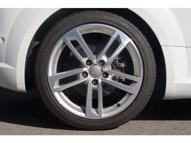 アウディ ＴＴクーペ 2．0 TFSI クワトロ 大分県 2017(平29)年 8.7万km グレイシアホワイトメタリック 当店買取車両/アシスタンスパッケージアドバンスト/・クルーズコントロール/・アウディサイドアシスト/・アウディアクティブレーンアシスト/・リヤビューカメラ/・パークアシスト/・アウディホールドアシスト/バーチャルコックピット/マトリックスＬＥＤヘッドライト/オートハイビーム/レザーパッケージ/・Ｓスポーツシート/・シートヒーター（フロント）/・ファインナッパレザー/・電動調整機能（フロント）ボルスター含む/純正ナビ/地デジ/Bluetooth/パドルシフト/純正１８インチＡＷ/ＥＴＣ/ドライブレコーダー前後（ユピテル）