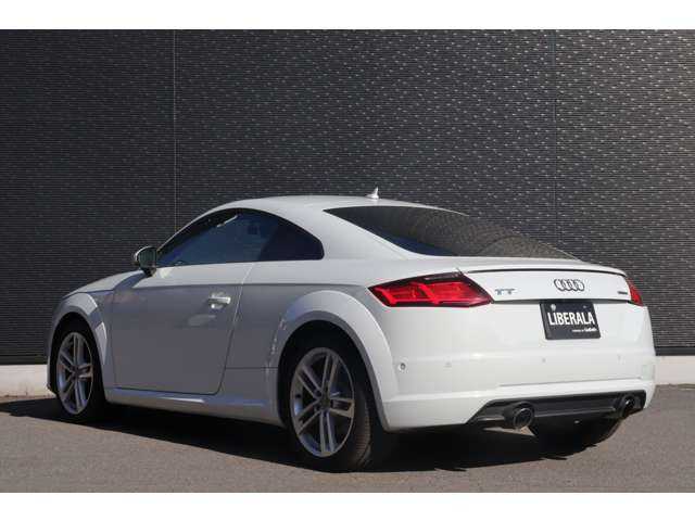 アウディ ＴＴクーペ 2．0 TFSI クワトロ 大分県 2017(平29)年 8.7万km グレイシアホワイトメタリック 当店買取車両/アシスタンスパッケージアドバンスト/・クルーズコントロール/・アウディサイドアシスト/・アウディアクティブレーンアシスト/・リヤビューカメラ/・パークアシスト/・アウディホールドアシスト/バーチャルコックピット/マトリックスＬＥＤヘッドライト/オートハイビーム/レザーパッケージ/・Ｓスポーツシート/・シートヒーター（フロント）/・ファインナッパレザー/・電動調整機能（フロント）ボルスター含む/純正ナビ/地デジ/Bluetooth/パドルシフト/純正１８インチＡＷ/ＥＴＣ/ドライブレコーダー前後（ユピテル）