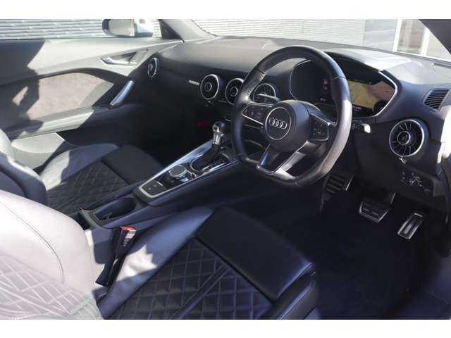 アウディ ＴＴクーペ 2．0 TFSI クワトロ 大分県 2017(平29)年 8.7万km グレイシアホワイトメタリック 当店買取車両/アシスタンスパッケージアドバンスト/・クルーズコントロール/・アウディサイドアシスト/・アウディアクティブレーンアシスト/・リヤビューカメラ/・パークアシスト/・アウディホールドアシスト/バーチャルコックピット/マトリックスＬＥＤヘッドライト/オートハイビーム/レザーパッケージ/・Ｓスポーツシート/・シートヒーター（フロント）/・ファインナッパレザー/・電動調整機能（フロント）ボルスター含む/純正ナビ/地デジ/Bluetooth/パドルシフト/純正１８インチＡＷ/ＥＴＣ/ドライブレコーダー前後（ユピテル）
