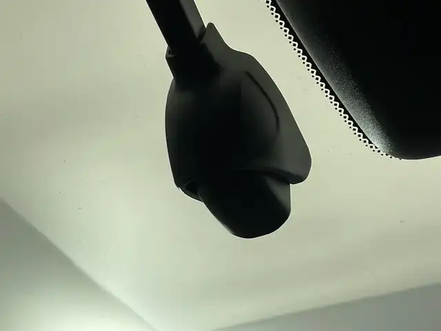 ホンダ フィット e:HEVリュクス 滋賀県 2022(令4)年 1.9万km ゴールド 純正9インチナビ/【Bluetooth/CD/DVD/フルセグTV】/ハーフレザーシート/バックカメラ/追従クルーズコントロール/クリアランスソナー/LEDヘッドライト/オートマチックハイビーム/前後ドライブレコーダー/D/Nシートヒーター/ステアリングヒーター/ビルトインETC/電動パーキングブレーキ/オートブレーキホールド/純正フロアマット/プッシュスタート/スマートキー/ステアリングリモコン