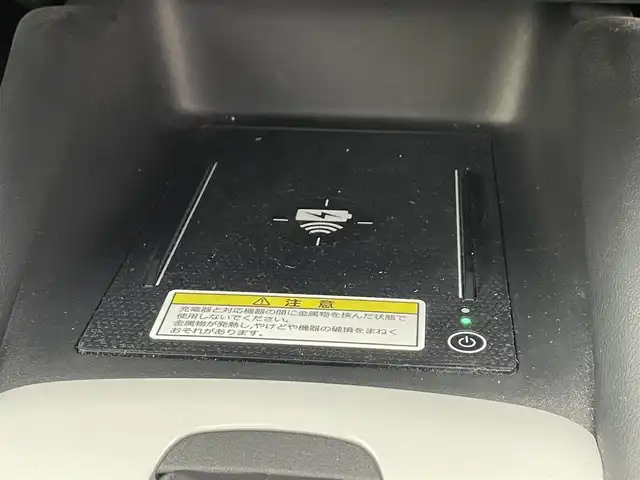 ホンダ フィット e:HEVリュクス 滋賀県 2022(令4)年 1.9万km ゴールド 純正9インチナビ/【Bluetooth/CD/DVD/フルセグTV】/ハーフレザーシート/バックカメラ/追従クルーズコントロール/クリアランスソナー/LEDヘッドライト/オートマチックハイビーム/前後ドライブレコーダー/D/Nシートヒーター/ステアリングヒーター/ビルトインETC/電動パーキングブレーキ/オートブレーキホールド/純正フロアマット/プッシュスタート/スマートキー/ステアリングリモコン