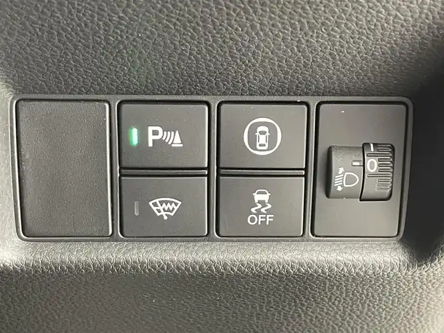 ホンダ フィット e:HEVリュクス 滋賀県 2022(令4)年 1.9万km ゴールド 純正9インチナビ/【Bluetooth/CD/DVD/フルセグTV】/ハーフレザーシート/バックカメラ/追従クルーズコントロール/クリアランスソナー/LEDヘッドライト/オートマチックハイビーム/前後ドライブレコーダー/D/Nシートヒーター/ステアリングヒーター/ビルトインETC/電動パーキングブレーキ/オートブレーキホールド/純正フロアマット/プッシュスタート/スマートキー/ステアリングリモコン