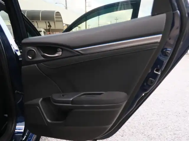 ホンダ シビック ハッチバック 千葉県 2020(令2)年 4.7万km 紺 SEEKERフロントリップスポイラー/モデューロテールゲートスポイラー純正OP/前期型フロントグリル（エンブレムレス加工）/純正グリルあり/HKSリーガマックスプレミアムマフラー/純正マフラーあり/BLITZ車高調ZZR/純正サスあり/YOKOHAMA ADVANREACING RCIII18インチ/純正AWあり/協栄産業ワイトレ11mm/無限シフトノブ/純正シフトノブあり/クレイスミスナンバーフレーム/innoベースキャリア/純正SDナビゲーション/・フルセグTV/・バックカメラ/・Bluetooth/・CD/DVD再生/ビルトインETC2.0/純正ドライブレコーダー（前後）/純正フロアマット/ホンダセンシング/・衝突軽減ブレーキ/・アダクティブクルーズコントロール/・歩行者事故低減ステアリング/・路外逸脱抑制機能/・渋滞追従機能付/・車線維持支援システム/・先行車発進お知らせ機能/・オートハイビーム/・標識認識機能/・革コンビシート/パワーシート（D/N席）/シートヒーター（D/N席）/プッシュスタート/電子パーキングブレーキ/ブレーキホールド/保証書/取扱説明書/スペアキー