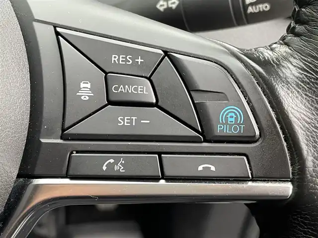 日産 エクストレイル 20Xi 大阪府 2018(平30)年 7.2万km ダイヤモンドブラック 純正9インチナビ/・Bluetooth/CD/DVD/AUX/ラジオ/主要装備/・プロパイロット/・エマージェンシーブレーキー/・全方位カメラ/・アラウンドビューモニター/・アイドリングストップ/・横滑り防止装置/・オートホールド/・ハイビームアシスト/・フロントバックソナー/・ダウンヒルアシストコントロール/・パワーバックドア/・ステアリングリモコン/・スマートルームミラー/・ルーフレール/・LEDヘッドライト/・純正フロアマット/・純正AW/・ETC