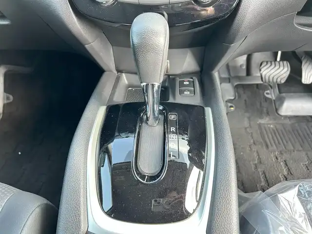 日産 エクストレイル 20Xi 大阪府 2018(平30)年 7.2万km ダイヤモンドブラック 純正9インチナビ/・Bluetooth/CD/DVD/AUX/ラジオ/主要装備/・プロパイロット/・エマージェンシーブレーキー/・全方位カメラ/・アラウンドビューモニター/・アイドリングストップ/・横滑り防止装置/・オートホールド/・ハイビームアシスト/・フロントバックソナー/・ダウンヒルアシストコントロール/・パワーバックドア/・ステアリングリモコン/・スマートルームミラー/・ルーフレール/・LEDヘッドライト/・純正フロアマット/・純正AW/・ETC