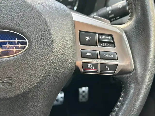 スバル フォレスター 2．0XT アイサイト 東京都 2012(平24)年 10.6万km アイスシルバーメタリック 純正フルエアロ/社外メモリーナビ/　DVD/CD/Bluetooth/全車速追従機能付クルーズコントロール/プリクラッシュブレーキ/先行車発進お知らせ/AT誤発進抑制/ふらつき警報/車線逸脱警報/前後ドライブレコーダー/ハーフレザーシート/パワーシート/シートヒーター/HIDヘッドライト/フォグランプ/オートライト/ETC/純正18インチアルミホイール/革巻きステアリングホイール/ステアリングスイッチ/パドルシフト/プッシュスタート/スマートキー/電動格納ミラー/ウインカーミラー/横すべり防止/フロアマット/ドアバイザー/取扱説明書/スペアキー