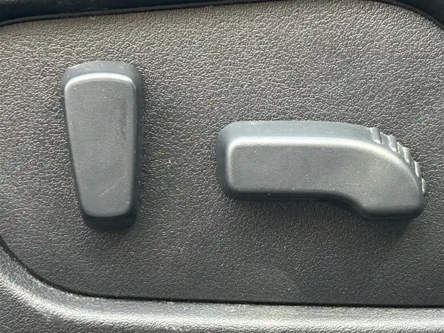 スバル フォレスター 2．0XT アイサイト 東京都 2012(平24)年 10.6万km アイスシルバーメタリック 純正フルエアロ/社外メモリーナビ/　DVD/CD/Bluetooth/全車速追従機能付クルーズコントロール/プリクラッシュブレーキ/先行車発進お知らせ/AT誤発進抑制/ふらつき警報/車線逸脱警報/前後ドライブレコーダー/ハーフレザーシート/パワーシート/シートヒーター/HIDヘッドライト/フォグランプ/オートライト/ETC/純正18インチアルミホイール/革巻きステアリングホイール/ステアリングスイッチ/パドルシフト/プッシュスタート/スマートキー/電動格納ミラー/ウインカーミラー/横すべり防止/フロアマット/ドアバイザー/取扱説明書/スペアキー