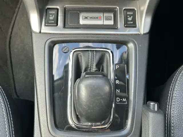 スバル フォレスター 2．0XT アイサイト 東京都 2012(平24)年 10.6万km アイスシルバーメタリック 純正フルエアロ/社外メモリーナビ/　DVD/CD/Bluetooth/全車速追従機能付クルーズコントロール/プリクラッシュブレーキ/先行車発進お知らせ/AT誤発進抑制/ふらつき警報/車線逸脱警報/前後ドライブレコーダー/ハーフレザーシート/パワーシート/シートヒーター/HIDヘッドライト/フォグランプ/オートライト/ETC/純正18インチアルミホイール/革巻きステアリングホイール/ステアリングスイッチ/パドルシフト/プッシュスタート/スマートキー/電動格納ミラー/ウインカーミラー/横すべり防止/フロアマット/ドアバイザー/取扱説明書/スペアキー