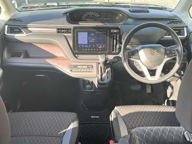 スズキ ソリオ バンディット HV MV 静岡県 2021(令3)年 1.8万km スーパーブラックパール 純正ナビ/・DISC/・TV/・FM/AM/・Bluetooth/・USB/・iPod/・Smartphone Link/主要装備/・全方位カメラ/・ヘッドアップディスプレイ/・ＥＴＣ/・運転席＋助手席シートヒーター/・ドライブレコーダー/・片側パワスラ/・アイドリングストップ/・クリアランスソナー/・衝突被害軽減システム/・車線逸脱警報/・LEDヘッドライト/・サイドカーテンエアバッグ/・デュアルカメラブレーキサポート