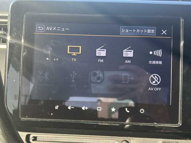 スズキ ソリオ バンディット HV MV 静岡県 2021(令3)年 1.8万km スーパーブラックパール 純正ナビ/・DISC/・TV/・FM/AM/・Bluetooth/・USB/・iPod/・Smartphone Link/主要装備/・全方位カメラ/・ヘッドアップディスプレイ/・ＥＴＣ/・運転席＋助手席シートヒーター/・ドライブレコーダー/・片側パワスラ/・アイドリングストップ/・クリアランスソナー/・衝突被害軽減システム/・車線逸脱警報/・LEDヘッドライト/・サイドカーテンエアバッグ/・デュアルカメラブレーキサポート