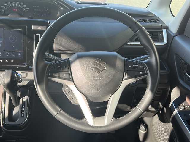 スズキ ソリオ バンディット HV MV 静岡県 2021(令3)年 1.8万km スーパーブラックパール 純正ナビ/・DISC/・TV/・FM/AM/・Bluetooth/・USB/・iPod/・Smartphone Link/主要装備/・全方位カメラ/・ヘッドアップディスプレイ/・ＥＴＣ/・運転席＋助手席シートヒーター/・ドライブレコーダー/・片側パワスラ/・アイドリングストップ/・クリアランスソナー/・衝突被害軽減システム/・車線逸脱警報/・LEDヘッドライト/・サイドカーテンエアバッグ/・デュアルカメラブレーキサポート