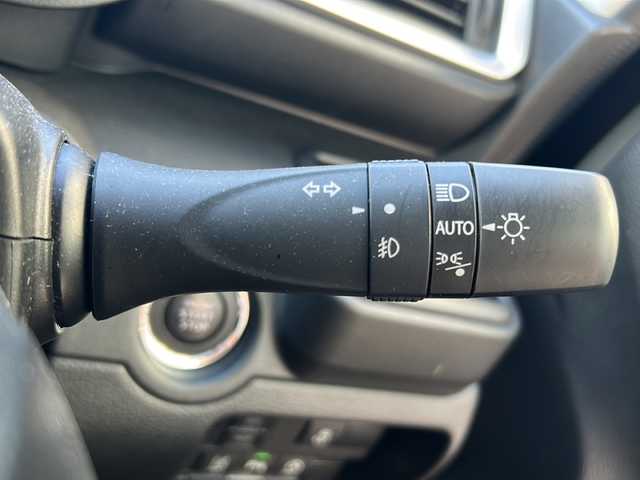 スズキ ソリオ バンディット HV MV 静岡県 2021(令3)年 1.8万km スーパーブラックパール 純正ナビ/・DISC/・TV/・FM/AM/・Bluetooth/・USB/・iPod/・Smartphone Link/主要装備/・全方位カメラ/・ヘッドアップディスプレイ/・ＥＴＣ/・運転席＋助手席シートヒーター/・ドライブレコーダー/・片側パワスラ/・アイドリングストップ/・クリアランスソナー/・衝突被害軽減システム/・車線逸脱警報/・LEDヘッドライト/・サイドカーテンエアバッグ/・デュアルカメラブレーキサポート