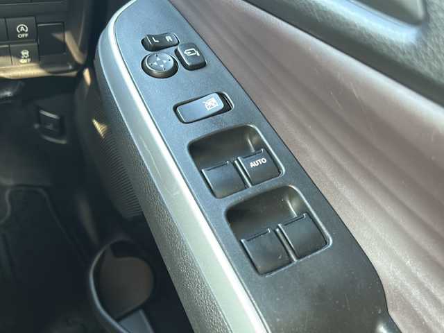 スズキ ソリオ バンディット HV MV 静岡県 2021(令3)年 1.8万km スーパーブラックパール 純正ナビ/・DISC/・TV/・FM/AM/・Bluetooth/・USB/・iPod/・Smartphone Link/主要装備/・全方位カメラ/・ヘッドアップディスプレイ/・ＥＴＣ/・運転席＋助手席シートヒーター/・ドライブレコーダー/・片側パワスラ/・アイドリングストップ/・クリアランスソナー/・衝突被害軽減システム/・車線逸脱警報/・LEDヘッドライト/・サイドカーテンエアバッグ/・デュアルカメラブレーキサポート