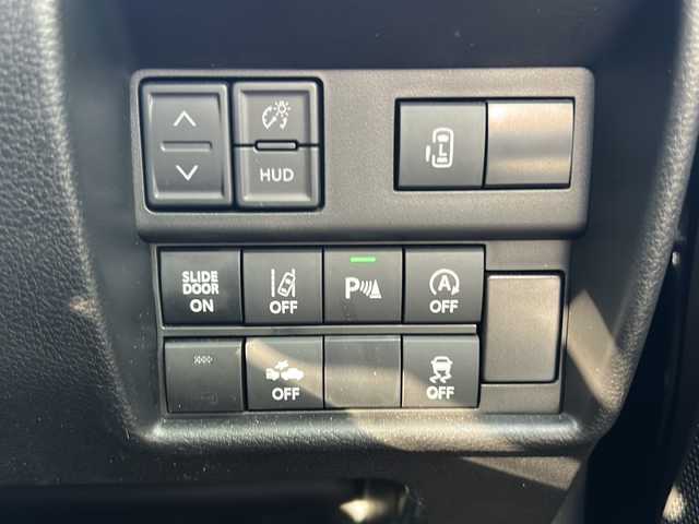 スズキ ソリオ バンディット HV MV 静岡県 2021(令3)年 1.8万km スーパーブラックパール 純正ナビ/・DISC/・TV/・FM/AM/・Bluetooth/・USB/・iPod/・Smartphone Link/主要装備/・全方位カメラ/・ヘッドアップディスプレイ/・ＥＴＣ/・運転席＋助手席シートヒーター/・ドライブレコーダー/・片側パワスラ/・アイドリングストップ/・クリアランスソナー/・衝突被害軽減システム/・車線逸脱警報/・LEDヘッドライト/・サイドカーテンエアバッグ/・デュアルカメラブレーキサポート