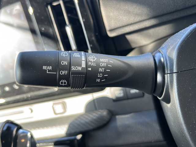 スズキ ソリオ バンディット HV MV 静岡県 2021(令3)年 1.8万km スーパーブラックパール 純正ナビ/・DISC/・TV/・FM/AM/・Bluetooth/・USB/・iPod/・Smartphone Link/主要装備/・全方位カメラ/・ヘッドアップディスプレイ/・ＥＴＣ/・運転席＋助手席シートヒーター/・ドライブレコーダー/・片側パワスラ/・アイドリングストップ/・クリアランスソナー/・衝突被害軽減システム/・車線逸脱警報/・LEDヘッドライト/・サイドカーテンエアバッグ/・デュアルカメラブレーキサポート