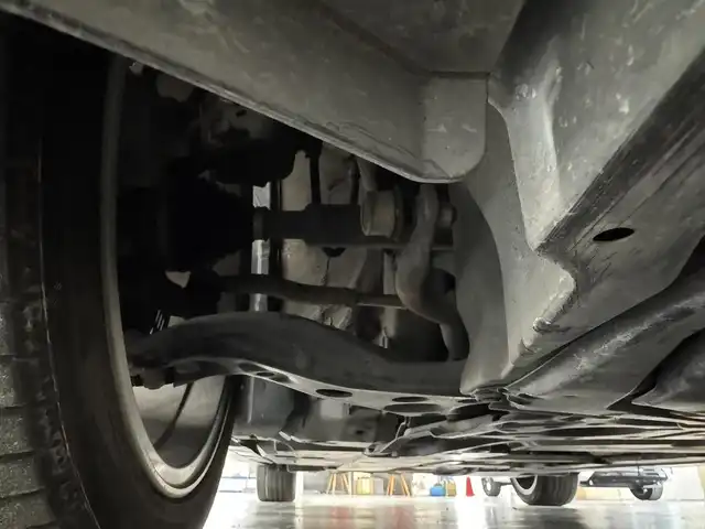 トヨタ プリウス A プレミアム　ツーリングセレ 三重県 2018(平30)年 6.7万km アティチュードブラックマイカ ハイブリッド/FF/インパネCVT/純正 11.6インチ 縦型ナビ*/（AM/FM/USB/iPod/Bluetooth/AUX/TV）/バックカメラ*/純正エアロ（F/S/R下）/ETC2.0*/Toyota Safety Sense/・プリクラッシュセーフティ/・レーンディパーチャーアラート（操舵支援付）/・レーダークルコン/・オートハイビーム/・ふらつき検知機能/・ブラインドスポットモニター/・インテリジェントクリアランスソナー（巻き込み警報機能付）/・シンプルインテリジェントパーキングアシスト/など/装備/・本革シート/・シートヒーター（D/N）/・パワーシート（Dランバーサポート付8way）/・ステアリングヒーター/・カラーヘッドアップディスプレイ/・AC100Vアクセサリーコンセント（ヴィークルパワーコネクター付・V2H対応・コンセント2ヶ）/・オートエアコン/・オートライト/・LEDヘッドライト＆フロントフォグランプ/・【OP】純正17inAW/・ステアリングスイッチ*/・プッシュスタート/・スマートキーx2/・保/取/ナビ取/・【DOP】マイナスイオン発生機能付LEDルームライト/など/*1…【OP】ナビレディセット