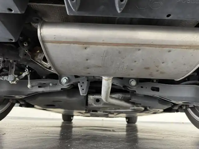 トヨタ プリウス A プレミアム　ツーリングセレ 三重県 2018(平30)年 6.7万km アティチュードブラックマイカ ハイブリッド/FF/インパネCVT/純正 11.6インチ 縦型ナビ*/（AM/FM/USB/iPod/Bluetooth/AUX/TV）/バックカメラ*/純正エアロ（F/S/R下）/ETC2.0*/Toyota Safety Sense/・プリクラッシュセーフティ/・レーンディパーチャーアラート（操舵支援付）/・レーダークルコン/・オートハイビーム/・ふらつき検知機能/・ブラインドスポットモニター/・インテリジェントクリアランスソナー（巻き込み警報機能付）/・シンプルインテリジェントパーキングアシスト/など/装備/・本革シート/・シートヒーター（D/N）/・パワーシート（Dランバーサポート付8way）/・ステアリングヒーター/・カラーヘッドアップディスプレイ/・AC100Vアクセサリーコンセント（ヴィークルパワーコネクター付・V2H対応・コンセント2ヶ）/・オートエアコン/・オートライト/・LEDヘッドライト＆フロントフォグランプ/・【OP】純正17inAW/・ステアリングスイッチ*/・プッシュスタート/・スマートキーx2/・保/取/ナビ取/・【DOP】マイナスイオン発生機能付LEDルームライト/など/*1…【OP】ナビレディセット