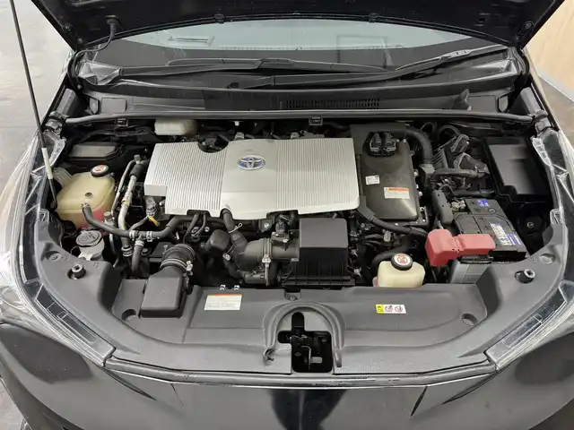 トヨタ プリウス A プレミアム　ツーリングセレ 三重県 2018(平30)年 6.7万km アティチュードブラックマイカ ハイブリッド/FF/インパネCVT/純正 11.6インチ 縦型ナビ*/（AM/FM/USB/iPod/Bluetooth/AUX/TV）/バックカメラ*/純正エアロ（F/S/R下）/ETC2.0*/Toyota Safety Sense/・プリクラッシュセーフティ/・レーンディパーチャーアラート（操舵支援付）/・レーダークルコン/・オートハイビーム/・ふらつき検知機能/・ブラインドスポットモニター/・インテリジェントクリアランスソナー（巻き込み警報機能付）/・シンプルインテリジェントパーキングアシスト/など/装備/・本革シート/・シートヒーター（D/N）/・パワーシート（Dランバーサポート付8way）/・ステアリングヒーター/・カラーヘッドアップディスプレイ/・AC100Vアクセサリーコンセント（ヴィークルパワーコネクター付・V2H対応・コンセント2ヶ）/・オートエアコン/・オートライト/・LEDヘッドライト＆フロントフォグランプ/・【OP】純正17inAW/・ステアリングスイッチ*/・プッシュスタート/・スマートキーx2/・保/取/ナビ取/・【DOP】マイナスイオン発生機能付LEDルームライト/など/*1…【OP】ナビレディセット