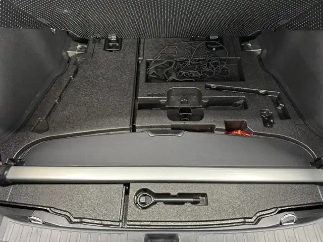 トヨタ プリウス A プレミアム　ツーリングセレ 三重県 2018(平30)年 6.7万km アティチュードブラックマイカ ハイブリッド/FF/インパネCVT/純正 11.6インチ 縦型ナビ*/（AM/FM/USB/iPod/Bluetooth/AUX/TV）/バックカメラ*/純正エアロ（F/S/R下）/ETC2.0*/Toyota Safety Sense/・プリクラッシュセーフティ/・レーンディパーチャーアラート（操舵支援付）/・レーダークルコン/・オートハイビーム/・ふらつき検知機能/・ブラインドスポットモニター/・インテリジェントクリアランスソナー（巻き込み警報機能付）/・シンプルインテリジェントパーキングアシスト/など/装備/・本革シート/・シートヒーター（D/N）/・パワーシート（Dランバーサポート付8way）/・ステアリングヒーター/・カラーヘッドアップディスプレイ/・AC100Vアクセサリーコンセント（ヴィークルパワーコネクター付・V2H対応・コンセント2ヶ）/・オートエアコン/・オートライト/・LEDヘッドライト＆フロントフォグランプ/・【OP】純正17inAW/・ステアリングスイッチ*/・プッシュスタート/・スマートキーx2/・保/取/ナビ取/・【DOP】マイナスイオン発生機能付LEDルームライト/など/*1…【OP】ナビレディセット