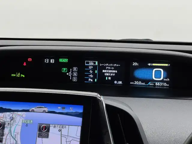 トヨタ プリウス A プレミアム　ツーリングセレ 三重県 2018(平30)年 6.7万km アティチュードブラックマイカ ハイブリッド/FF/インパネCVT/純正 11.6インチ 縦型ナビ*/（AM/FM/USB/iPod/Bluetooth/AUX/TV）/バックカメラ*/純正エアロ（F/S/R下）/ETC2.0*/Toyota Safety Sense/・プリクラッシュセーフティ/・レーンディパーチャーアラート（操舵支援付）/・レーダークルコン/・オートハイビーム/・ふらつき検知機能/・ブラインドスポットモニター/・インテリジェントクリアランスソナー（巻き込み警報機能付）/・シンプルインテリジェントパーキングアシスト/など/装備/・本革シート/・シートヒーター（D/N）/・パワーシート（Dランバーサポート付8way）/・ステアリングヒーター/・カラーヘッドアップディスプレイ/・AC100Vアクセサリーコンセント（ヴィークルパワーコネクター付・V2H対応・コンセント2ヶ）/・オートエアコン/・オートライト/・LEDヘッドライト＆フロントフォグランプ/・【OP】純正17inAW/・ステアリングスイッチ*/・プッシュスタート/・スマートキーx2/・保/取/ナビ取/・【DOP】マイナスイオン発生機能付LEDルームライト/など/*1…【OP】ナビレディセット