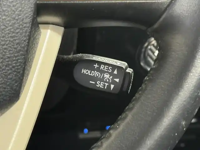 トヨタ プリウス A プレミアム　ツーリングセレ 三重県 2018(平30)年 6.7万km アティチュードブラックマイカ ハイブリッド/FF/インパネCVT/純正 11.6インチ 縦型ナビ*/（AM/FM/USB/iPod/Bluetooth/AUX/TV）/バックカメラ*/純正エアロ（F/S/R下）/ETC2.0*/Toyota Safety Sense/・プリクラッシュセーフティ/・レーンディパーチャーアラート（操舵支援付）/・レーダークルコン/・オートハイビーム/・ふらつき検知機能/・ブラインドスポットモニター/・インテリジェントクリアランスソナー（巻き込み警報機能付）/・シンプルインテリジェントパーキングアシスト/など/装備/・本革シート/・シートヒーター（D/N）/・パワーシート（Dランバーサポート付8way）/・ステアリングヒーター/・カラーヘッドアップディスプレイ/・AC100Vアクセサリーコンセント（ヴィークルパワーコネクター付・V2H対応・コンセント2ヶ）/・オートエアコン/・オートライト/・LEDヘッドライト＆フロントフォグランプ/・【OP】純正17inAW/・ステアリングスイッチ*/・プッシュスタート/・スマートキーx2/・保/取/ナビ取/・【DOP】マイナスイオン発生機能付LEDルームライト/など/*1…【OP】ナビレディセット