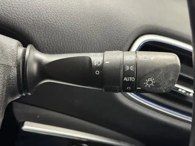 トヨタ プリウス A プレミアム　ツーリングセレ 三重県 2018(平30)年 6.7万km アティチュードブラックマイカ ハイブリッド/FF/インパネCVT/純正 11.6インチ 縦型ナビ*/（AM/FM/USB/iPod/Bluetooth/AUX/TV）/バックカメラ*/純正エアロ（F/S/R下）/ETC2.0*/Toyota Safety Sense/・プリクラッシュセーフティ/・レーンディパーチャーアラート（操舵支援付）/・レーダークルコン/・オートハイビーム/・ふらつき検知機能/・ブラインドスポットモニター/・インテリジェントクリアランスソナー（巻き込み警報機能付）/・シンプルインテリジェントパーキングアシスト/など/装備/・本革シート/・シートヒーター（D/N）/・パワーシート（Dランバーサポート付8way）/・ステアリングヒーター/・カラーヘッドアップディスプレイ/・AC100Vアクセサリーコンセント（ヴィークルパワーコネクター付・V2H対応・コンセント2ヶ）/・オートエアコン/・オートライト/・LEDヘッドライト＆フロントフォグランプ/・【OP】純正17inAW/・ステアリングスイッチ*/・プッシュスタート/・スマートキーx2/・保/取/ナビ取/・【DOP】マイナスイオン発生機能付LEDルームライト/など/*1…【OP】ナビレディセット