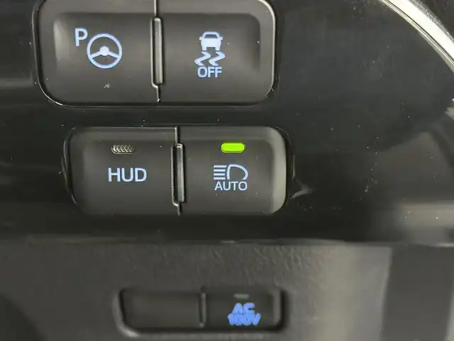 トヨタ プリウス A プレミアム　ツーリングセレ 三重県 2018(平30)年 6.7万km アティチュードブラックマイカ ハイブリッド/FF/インパネCVT/純正 11.6インチ 縦型ナビ*/（AM/FM/USB/iPod/Bluetooth/AUX/TV）/バックカメラ*/純正エアロ（F/S/R下）/ETC2.0*/Toyota Safety Sense/・プリクラッシュセーフティ/・レーンディパーチャーアラート（操舵支援付）/・レーダークルコン/・オートハイビーム/・ふらつき検知機能/・ブラインドスポットモニター/・インテリジェントクリアランスソナー（巻き込み警報機能付）/・シンプルインテリジェントパーキングアシスト/など/装備/・本革シート/・シートヒーター（D/N）/・パワーシート（Dランバーサポート付8way）/・ステアリングヒーター/・カラーヘッドアップディスプレイ/・AC100Vアクセサリーコンセント（ヴィークルパワーコネクター付・V2H対応・コンセント2ヶ）/・オートエアコン/・オートライト/・LEDヘッドライト＆フロントフォグランプ/・【OP】純正17inAW/・ステアリングスイッチ*/・プッシュスタート/・スマートキーx2/・保/取/ナビ取/・【DOP】マイナスイオン発生機能付LEDルームライト/など/*1…【OP】ナビレディセット