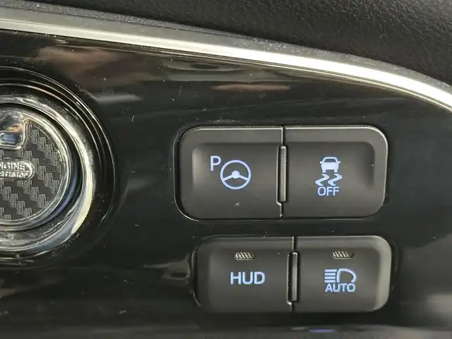 トヨタ プリウス A プレミアム　ツーリングセレ 三重県 2018(平30)年 6.7万km アティチュードブラックマイカ ハイブリッド/FF/インパネCVT/純正 11.6インチ 縦型ナビ*/（AM/FM/USB/iPod/Bluetooth/AUX/TV）/バックカメラ*/純正エアロ（F/S/R下）/ETC2.0*/Toyota Safety Sense/・プリクラッシュセーフティ/・レーンディパーチャーアラート（操舵支援付）/・レーダークルコン/・オートハイビーム/・ふらつき検知機能/・ブラインドスポットモニター/・インテリジェントクリアランスソナー（巻き込み警報機能付）/・シンプルインテリジェントパーキングアシスト/など/装備/・本革シート/・シートヒーター（D/N）/・パワーシート（Dランバーサポート付8way）/・ステアリングヒーター/・カラーヘッドアップディスプレイ/・AC100Vアクセサリーコンセント（ヴィークルパワーコネクター付・V2H対応・コンセント2ヶ）/・オートエアコン/・オートライト/・LEDヘッドライト＆フロントフォグランプ/・【OP】純正17inAW/・ステアリングスイッチ*/・プッシュスタート/・スマートキーx2/・保/取/ナビ取/・【DOP】マイナスイオン発生機能付LEDルームライト/など/*1…【OP】ナビレディセット