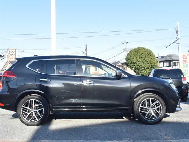 日産 エクストレイル モードプレミア ハイコントラストインテリア 道央・札幌 2017(平29)年 5万km 黒 デジタルインナーミラー/純正9インチナビ（型式MM517D-L)/：フルセグTV/：CD DVD再生/：Bluetoothオーディオ/：アラウンドビューモニター/純正19インチアルミホイール/純正フロアマット/LEDヘッドライト/：オートヘッドライト/：フロントフォグライト/インテリジェントエマージェンシーブレーキ/クイックコンフォートシートヒーター（前席・2列目左右）/左右独立温度調節機能付オートエアコン/リモコンパワーバックドア/ーーーーーーーーーーーーーーーーーーーーーーーーーーーー/保証書/取扱説明書/スペアスマートキー×1本/記録簿(H.30.R.2.3.4.5.6.7)