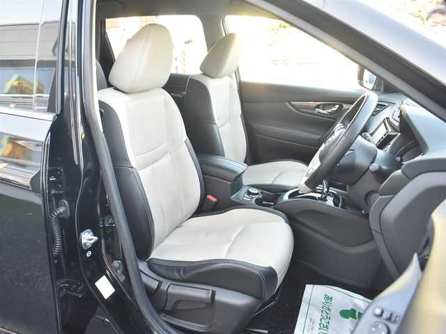 日産 エクストレイル モードプレミア ハイコントラストインテリア 道央・札幌 2017(平29)年 5万km 黒 デジタルインナーミラー/純正9インチナビ（型式MM517D-L)/：フルセグTV/：CD DVD再生/：Bluetoothオーディオ/：アラウンドビューモニター/純正19インチアルミホイール/純正フロアマット/LEDヘッドライト/：オートヘッドライト/：フロントフォグライト/インテリジェントエマージェンシーブレーキ/クイックコンフォートシートヒーター（前席・2列目左右）/左右独立温度調節機能付オートエアコン/リモコンパワーバックドア/ーーーーーーーーーーーーーーーーーーーーーーーーーーーー/保証書/取扱説明書/スペアスマートキー×1本/記録簿(H.30.R.2.3.4.5.6.7)