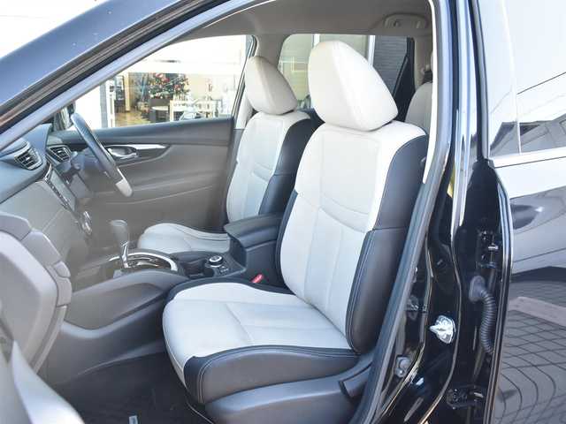 日産 エクストレイル モードプレミア ハイコントラストインテリア 道央・札幌 2017(平29)年 5万km 黒 デジタルインナーミラー/純正9インチナビ（型式MM517D-L)/：フルセグTV/：CD DVD再生/：Bluetoothオーディオ/：アラウンドビューモニター/純正19インチアルミホイール/純正フロアマット/LEDヘッドライト/：オートヘッドライト/：フロントフォグライト/インテリジェントエマージェンシーブレーキ/クイックコンフォートシートヒーター（前席・2列目左右）/左右独立温度調節機能付オートエアコン/リモコンパワーバックドア/ーーーーーーーーーーーーーーーーーーーーーーーーーーーー/保証書/取扱説明書/スペアスマートキー×1本/記録簿(H.30.R.2.3.4.5.6.7)