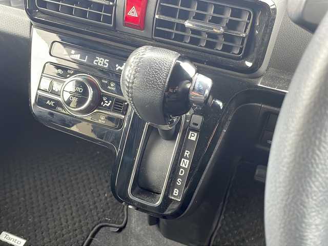 ダイハツ タント カスタム RS 青森県 2019(令1)年 2.2万km プラムブラウンクリスタルマイカ ・4WD/・純正ナビ/・フルセグ/CD/DVD/BT/・両側パワースライドドア/・横滑り抑制装置/・衝突軽減装置/・レーンキープアシスト/・全方位カメラ/・クルーズコントロール/・オートライト/・D＋N席シートヒーター/・純正エンジンスターター/・純正ドライブレコーダー/・純正フロアマット/・純正AW15インチ