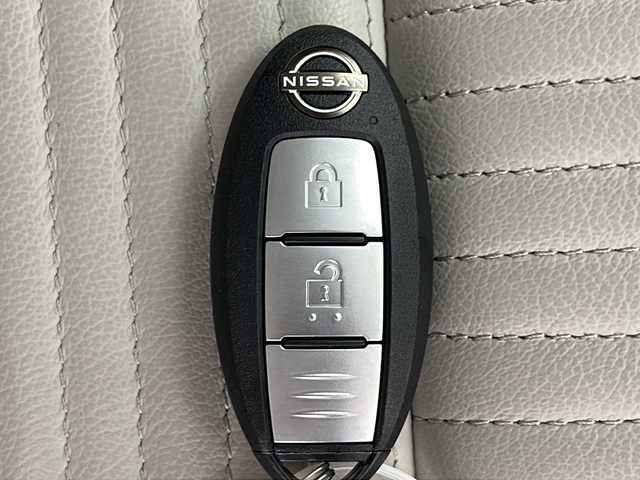 日産 オーラ G レザーエディション 千葉県 2021(令3)年 2.3万km プレミアムコロナオレンジ 純正ディスプレイオーディオ/・BT/USB/フルセグ/プロパイロット/衝突被害軽減ブレーキ/レーンキープアシスト/追従式クルーズコントロール/標識識別機能/オートハイビーム/電子パーキング/ビルトインETC2.0/全方位カメラ/純正ドライブレコーダー前後/純正フロアマット/置くだけ充電/BOSEサウンド