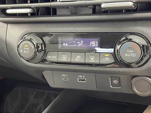 日産 オーラ G レザーエディション 千葉県 2021(令3)年 2.3万km プレミアムコロナオレンジ 純正ディスプレイオーディオ/・BT/USB/フルセグ/プロパイロット/衝突被害軽減ブレーキ/レーンキープアシスト/追従式クルーズコントロール/標識識別機能/オートハイビーム/電子パーキング/ビルトインETC2.0/全方位カメラ/純正ドライブレコーダー前後/純正フロアマット/置くだけ充電/BOSEサウンド